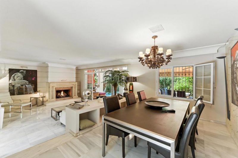 Foto 47239dc2-a1ac-4caa-b4a8-9cf9bdf070c5. Casa amb calefacció aparcament piscina a Playa de la Fontanilla Marbella