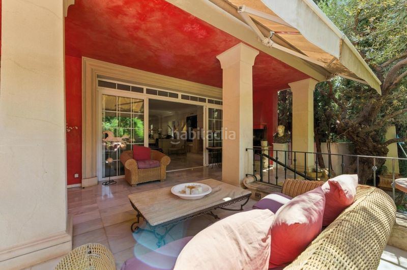 Foto 51358feb-90d8-4459-9979-2c223a5136f6. Casa amb calefacció aparcament piscina a Playa de la Fontanilla Marbella