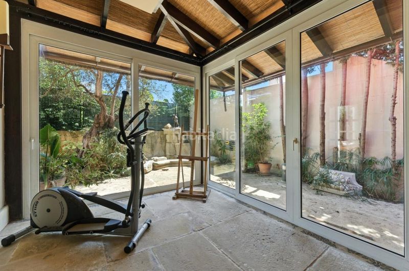 Foto bc3e00ca-b8e5-4b11-b38b-e80ac332b5a2. Casa amb calefacció aparcament piscina a Playa de la Fontanilla Marbella