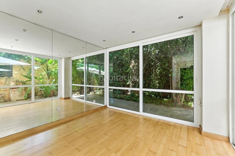 Foto deae9678-cae6-47db-9354-fc7bb18f6aec. Casa amb calefacció aparcament piscina a Playa de la Fontanilla Marbella