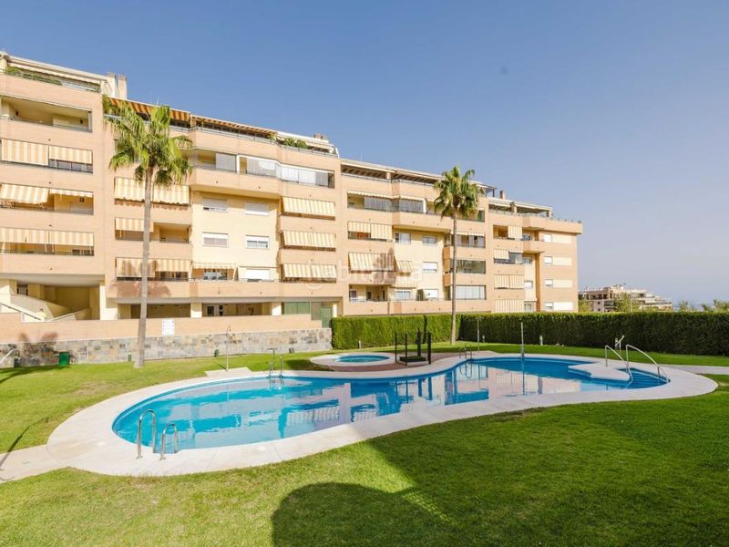 Foto 46eb6003-ae90-4477-9e8a-06e1bd267f87. Ático en El Pinillo Torremolinos