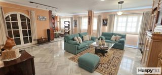 Zweistöckige Wohnung  Pl. de la hispanidad