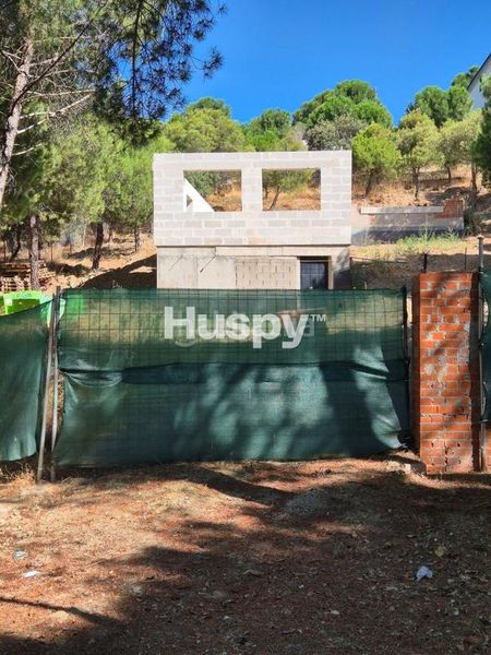 Foto a851dfce-6bb3-48e5-b0ff-45a5b9271ec2. Casa amb calefacció aparcament piscina a Pino Alto-Navarredonda Valdemorillo