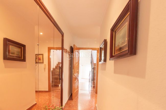 Foto 019e1ab5-0174-42cd-a333-39c5f9aefe3f. Casa aparellada amb calefacció a Moncada