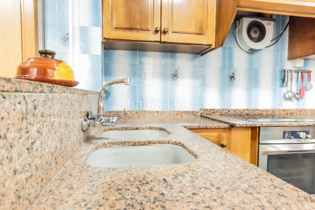 Foto 2d008082-04dc-4006-b92d-144382527d28. Casa aparellada amb calefacció a Moncada