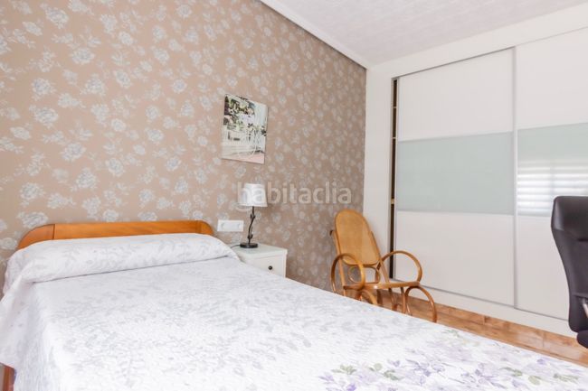 Foto 641b5730-9593-4f5c-9333-a68462eaadd7. Casa aparellada amb calefacció a Moncada