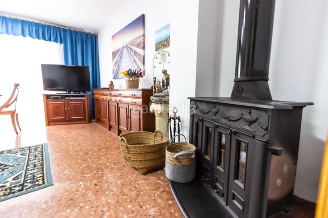 Foto 9b0de070-55bd-4389-bb3f-74c2c56cbceb. Casa aparellada amb calefacció a Moncada