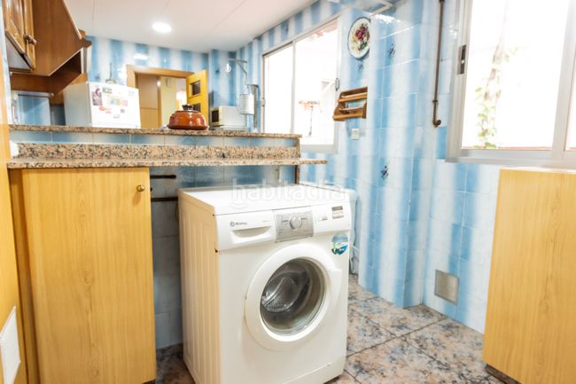 Foto c07c2da5-beee-4002-8193-ae23c6dc60da. Casa aparellada amb calefacció a Moncada