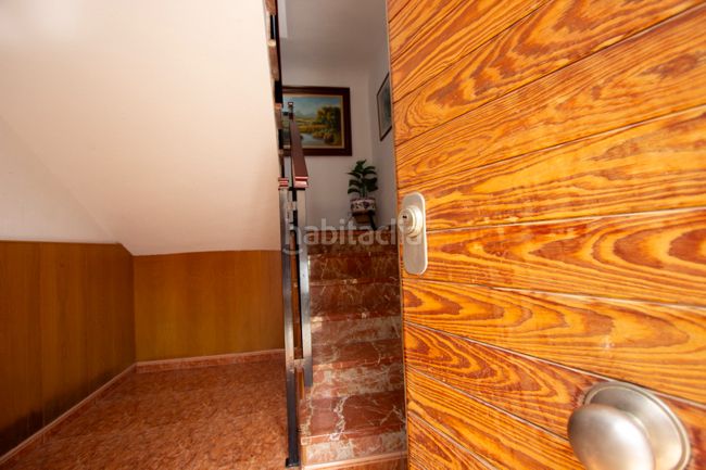 Foto e6cf5f5f-35b4-423e-9848-987cb688b339. Casa aparellada amb calefacció a Moncada