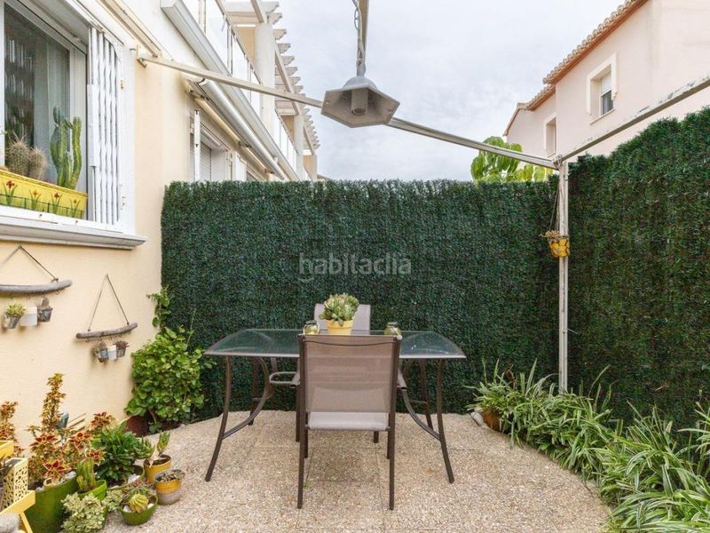 Foto f08fbd5b-9ef3-4450-85cf-51d3d4e7737f. Casa adossada amb calefacció aparcament piscina a Dénia