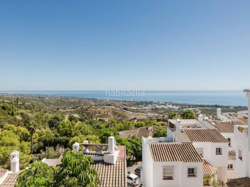 Foto 02d6c986-c5b4-44ab-97f5-05eff3a1d2e8. Casa adossada amb calefacció aparcament piscina a Marbella