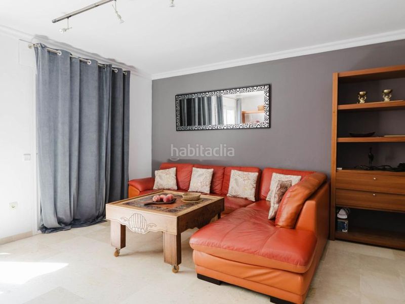 Foto 0ee47412-6650-4ef5-9210-f79331049811. Casa adossada amb calefacció aparcament piscina a Marbella
