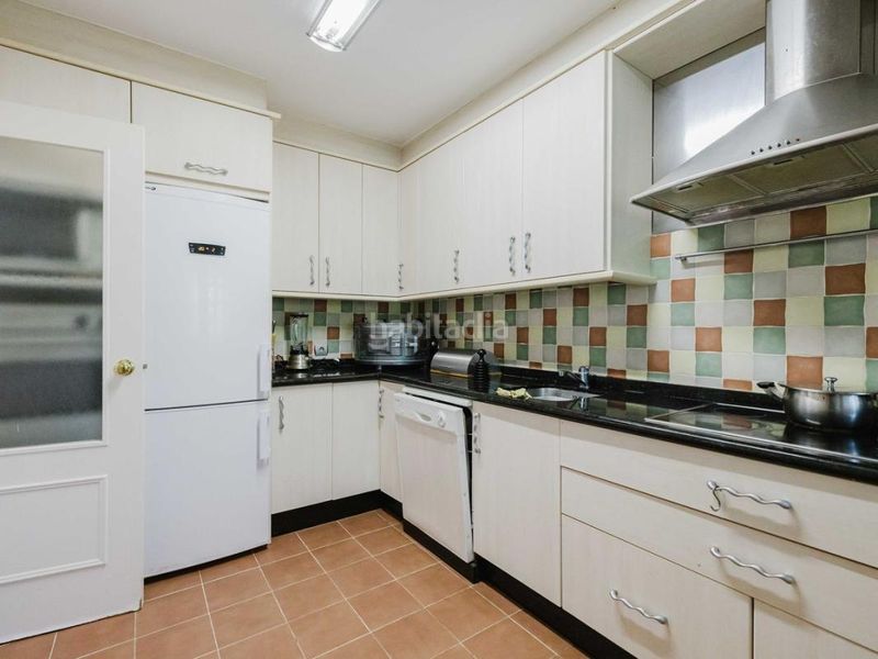 Foto 2e2a270d-f626-440c-aa54-7d8b6b980305. Casa adossada amb calefacció aparcament piscina a Marbella