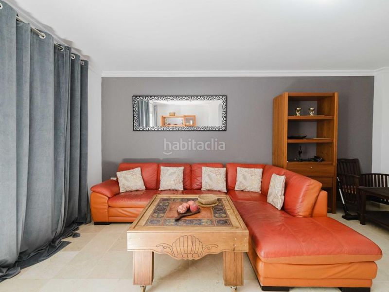 Foto 8cb947d4-6158-460e-a9cf-54e6d7026584. Casa adossada amb calefacció aparcament piscina a Marbella
