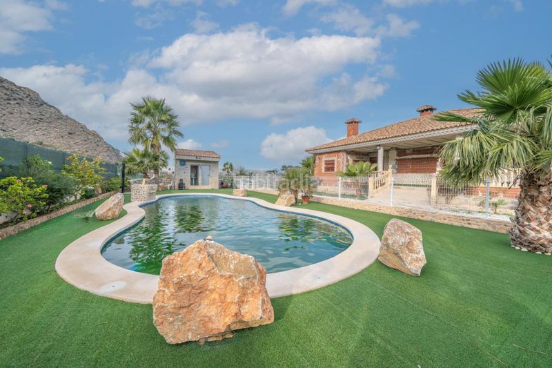 Foto a28b125b-7aae-46c3-ace8-2cbad5a56417. Masia amb calefacció aparcament piscina a Cox