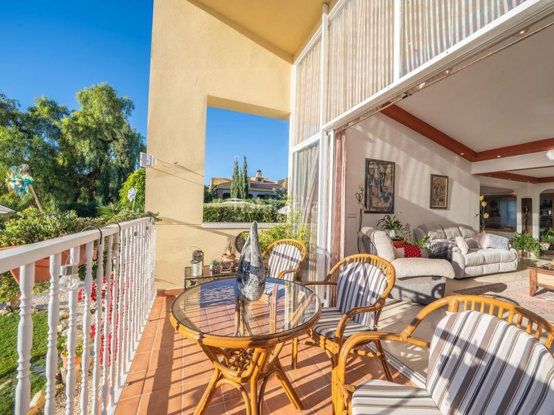 Foto 49a3a6e9-23f2-4ccc-9ec9-4543795b6929. Xalet amb calefacció aparcament piscina a Valle del Sol Mutxamel