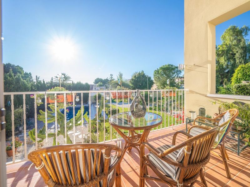 Foto dc5fd93a-dafc-4ecb-abfa-7b8b1ef2fa5c. Xalet amb calefacció aparcament piscina a Valle del Sol Mutxamel