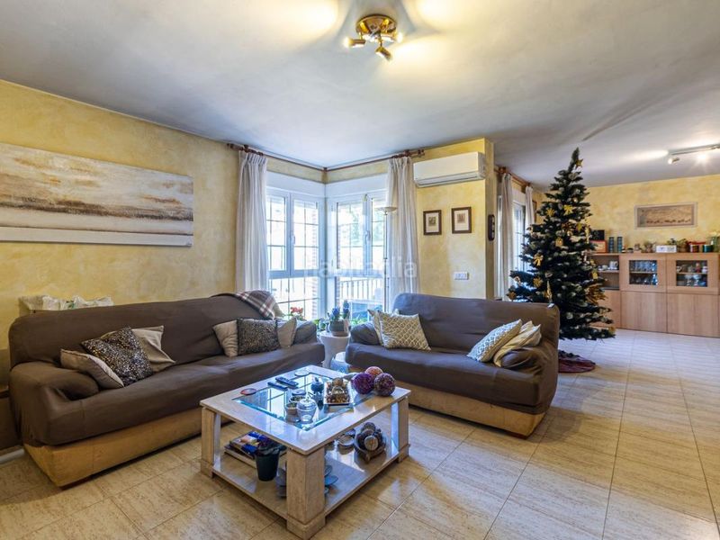 Foto c65730c7-2860-4fee-b19d-cedf42ac8852. Casa adossada amb calefacció aparcament piscina a Illescas