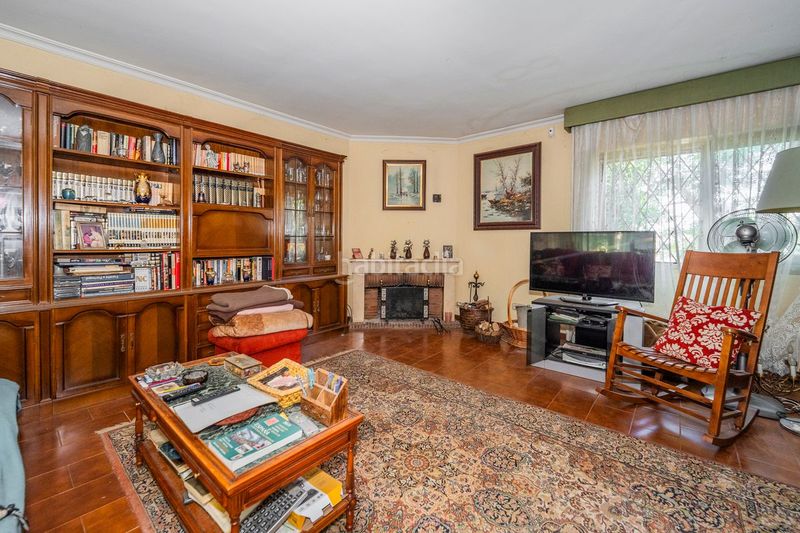 Foto 9c1c3739-f456-4ebb-86e1-63d39f9a27c9. Casa amb calefacció aparcament a Peñagrande Madrid