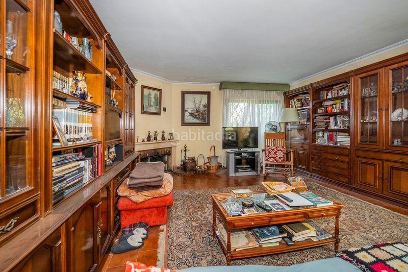 Foto b2a0f93e-3834-4f28-b21e-1f8aaf059709. Casa amb calefacció aparcament a Peñagrande Madrid