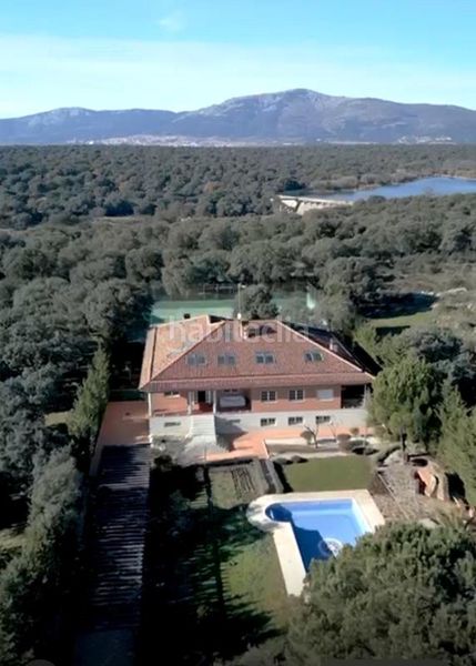 Foto 9692b6a5-1734-4401-b446-25159435a10e. Xalet amb calefacció aparcament piscina a Navalquejigo-Los Arroyos Escorial (El)