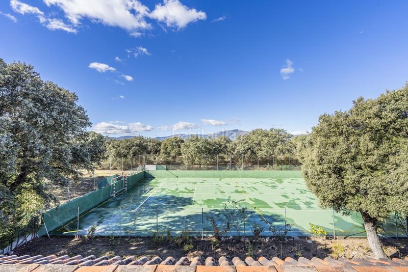 Foto e54afff3-a8ff-4e23-a5ec-eaadb31e3acc. Xalet amb calefacció aparcament piscina a Navalquejigo-Los Arroyos Escorial (El)