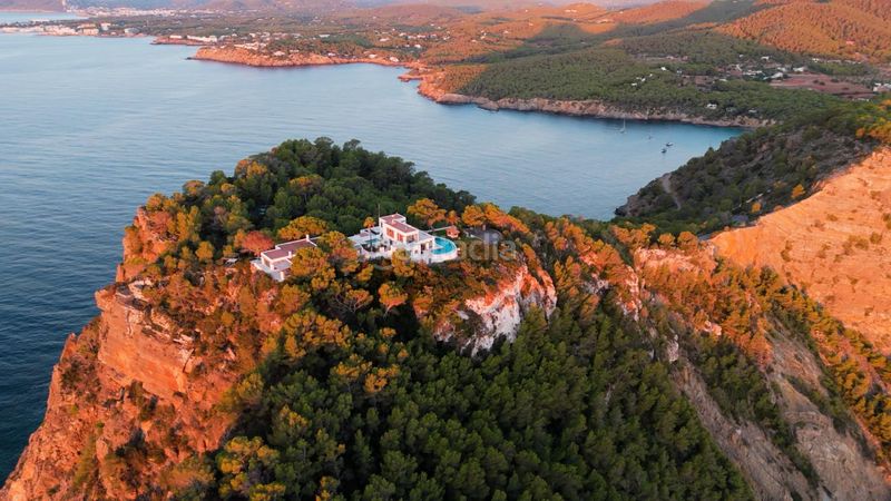 Foto 773758cc-036d-4dae-aee4-325c412a87fe. Casa amb calefacció aparcament piscina a Sant Carles Santa Eulària