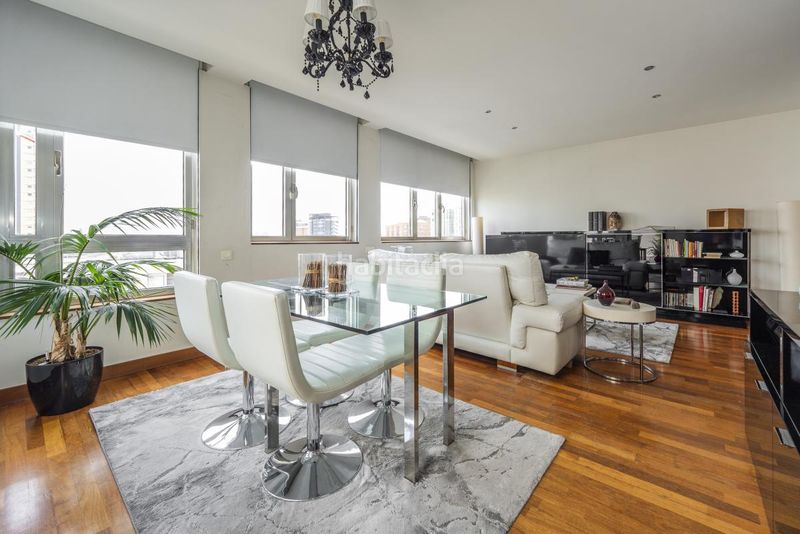 Foto 0e0c1ff3-1b83-4683-96fb-2dd60b284e7e. Àtic amb calefacció aparcament piscina a Virgen del Cortijo-Manoteras Madrid