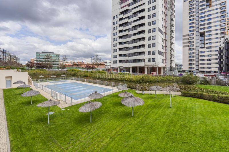 Foto 2abad700-2ac9-41aa-af17-57e9afbe9d83. Àtic amb calefacció aparcament piscina a Virgen del Cortijo-Manoteras Madrid