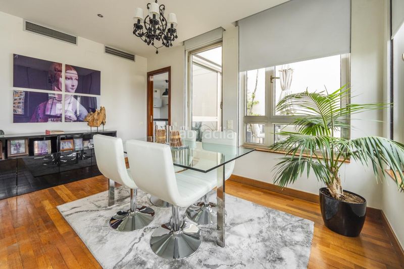 Foto 55e7c967-a92f-4f95-b4c8-09893d62d37d. Àtic amb calefacció aparcament piscina a Virgen del Cortijo-Manoteras Madrid