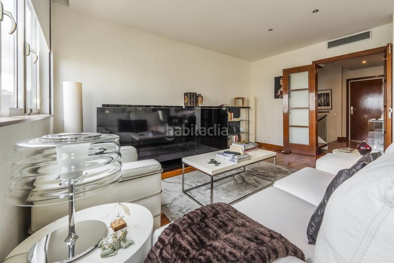 Foto 76688356-9060-4715-8c59-f4e79313817c. Àtic amb calefacció aparcament piscina a Virgen del Cortijo-Manoteras Madrid