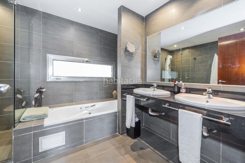 Foto c67d999c-c9cc-4715-a7c8-fb7067e7b298. Àtic amb calefacció aparcament piscina a Virgen del Cortijo-Manoteras Madrid