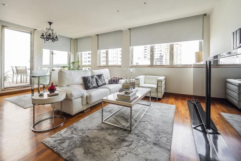 Foto e6c856cd-d0f5-4244-b7d0-76a310047808. Àtic amb calefacció aparcament piscina a Virgen del Cortijo-Manoteras Madrid