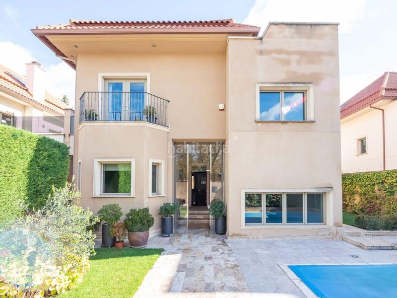 Foto d1656b49-a946-4e23-969b-cbce22f9078b. Casa adossada amb calefacció aparcament piscina a Madrid