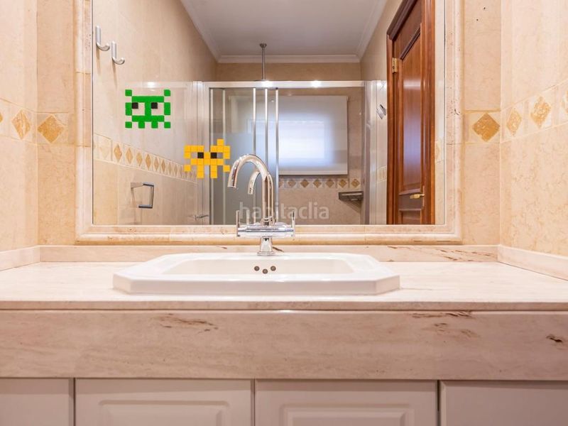 Foto d46b1352-675e-46bf-b5e0-214423e04d38. Casa adossada amb calefacció aparcament piscina a Madrid