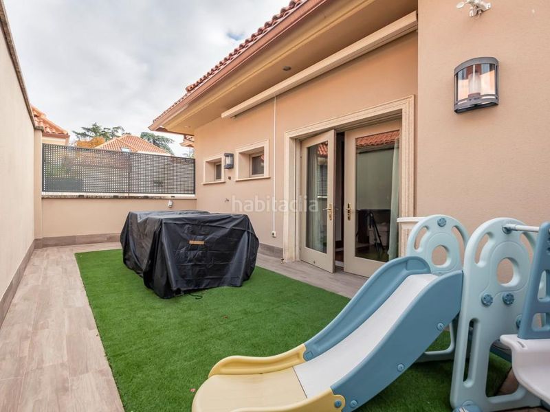 Foto db11bf83-f715-4cf9-9482-8ce84550ff44. Casa adossada amb calefacció aparcament piscina a Madrid