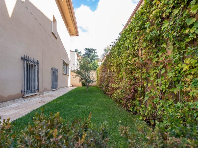 Foto e0a079a3-9bf3-4dce-9e58-cbfd097756c2. Casa adossada amb calefacció aparcament piscina a Madrid