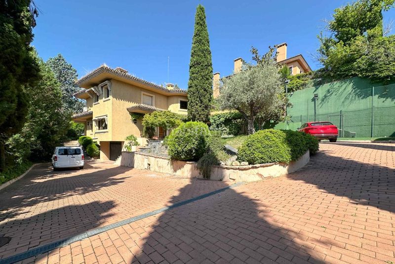 Foto c17a0105-504e-4bbc-8461-6bee445de70e. Chalet en Aravaca Madrid