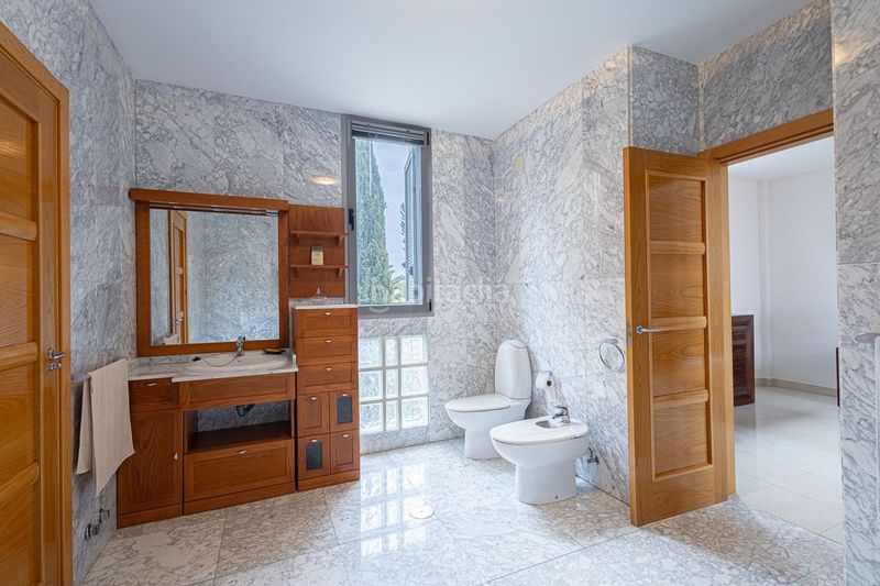 Foto 95010d9c-5b79-4485-b319-e5d97f58609d. Chalet mit heizung parking in Olías del Rey