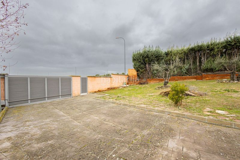 Foto c00f8324-d5bd-48e9-a76f-505e749f73e7. Chalet mit heizung parking in Olías del Rey