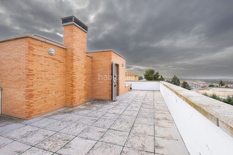 Foto f9c54551-da28-4ea1-9fed-ae82e1562929. Chalet mit heizung parking in Olías del Rey