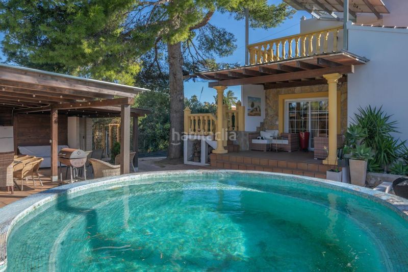 Foto d1cdab25-f92a-4f57-bca1-a601822c299f. Xalet amb calefacció aparcament piscina a Les Bassetes - El Marjal Dénia
