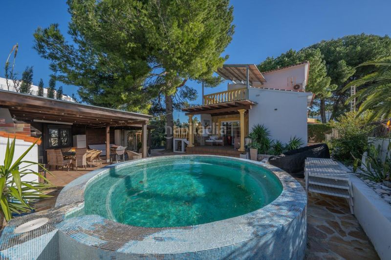 Foto d3e8c0de-2d0c-489a-b2c7-c1acf103fe80. Xalet amb calefacció aparcament piscina a Les Bassetes - El Marjal Dénia