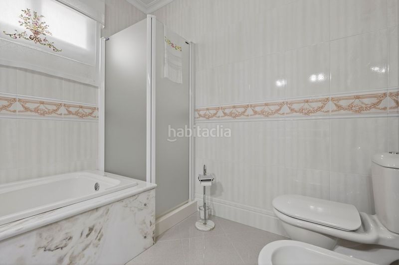 Foto b1c574d9-197b-499f-b509-95676abc4c58. Reihenhaus mit heizung parking pool in Santiponce