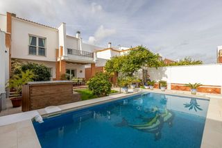 Semi detached house  C. diamantino garcía