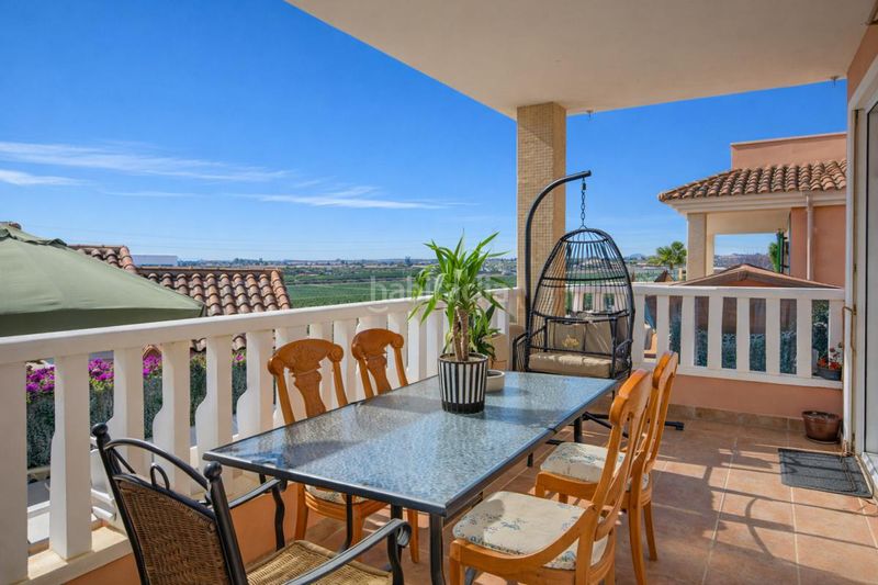 Foto 3bd7c6c5-aeb7-4e3b-8375-5537c3c3c99a. Casa amb calefacció aparcament piscina a Bonalba-Cotoveta Mutxamel