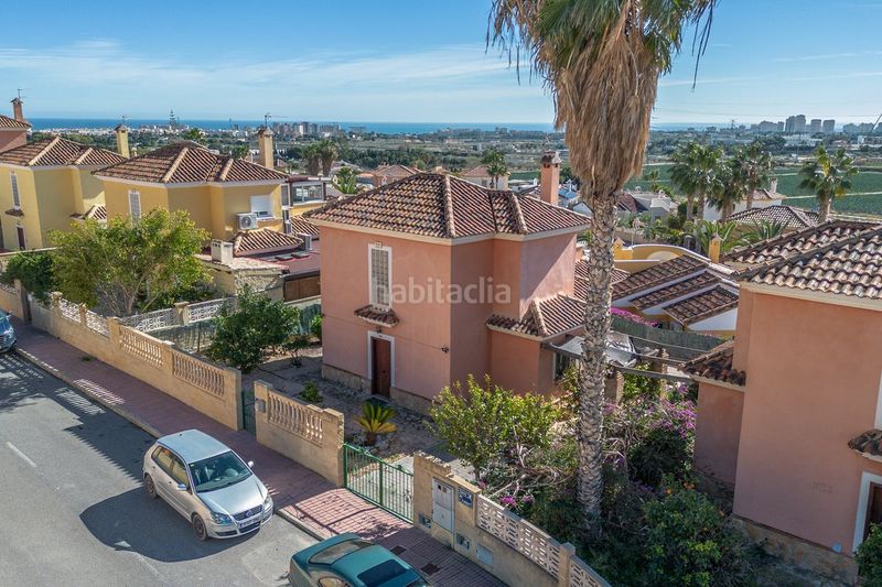Foto de7f0d38-94fc-4185-ab53-bbf9dfe97354. Casa en Bonalba-Cotoveta Mutxamel