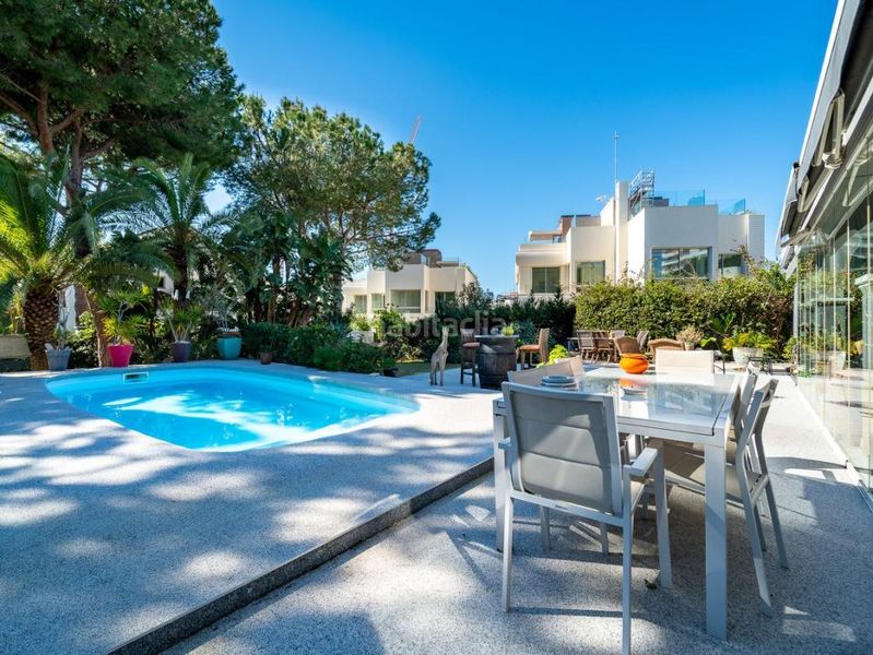 Foto 051b91b6-5d76-4e07-a689-c3dc6d5a1ed6. Casa amb calefacció aparcament piscina a Las Chapas - Alicate Playa Marbella