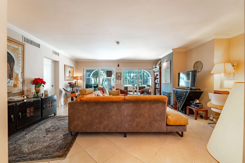 Foto 26f0a878-d3b6-4dde-a1e0-4c4b59c3706e. Casa amb calefacció aparcament piscina a Las Chapas - Alicate Playa Marbella