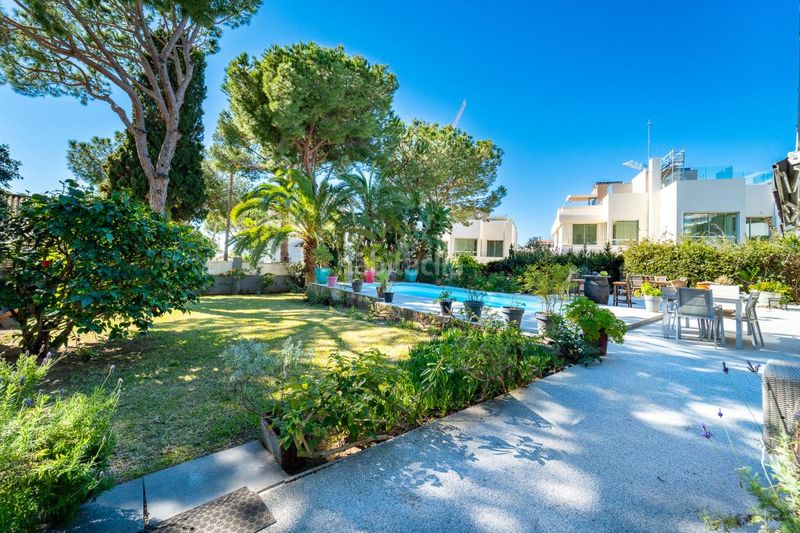 Foto 8561594f-714e-4caa-811c-61aae72ff3d7. Casa amb calefacció aparcament piscina a Las Chapas - Alicate Playa Marbella